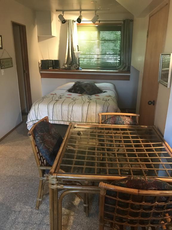 Holly Lane Gardens Bed and Breakfast Bainbridge Island Exteriör bild