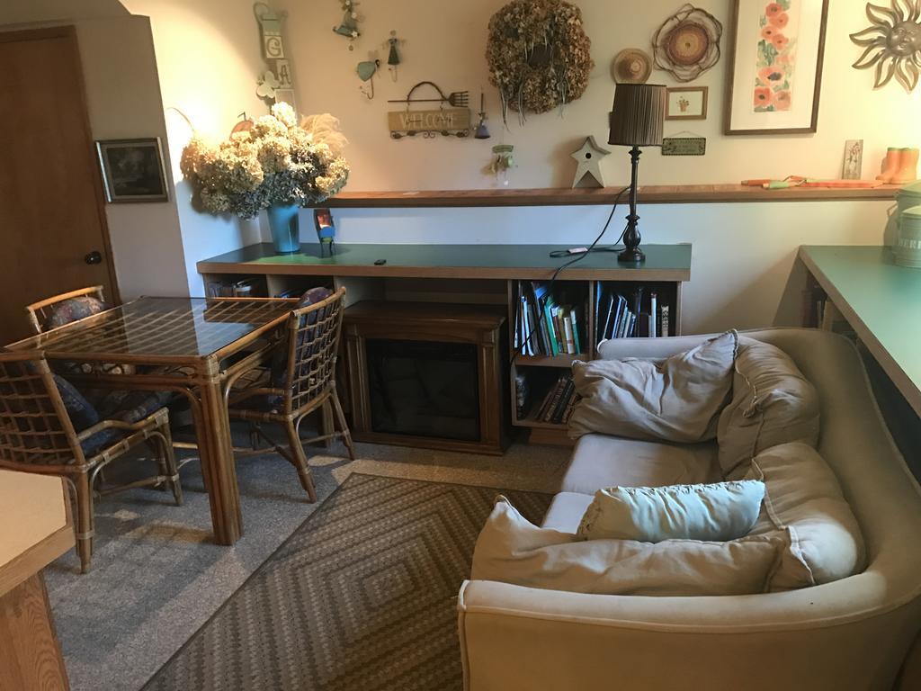 Holly Lane Gardens Bed and Breakfast Bainbridge Island Exteriör bild